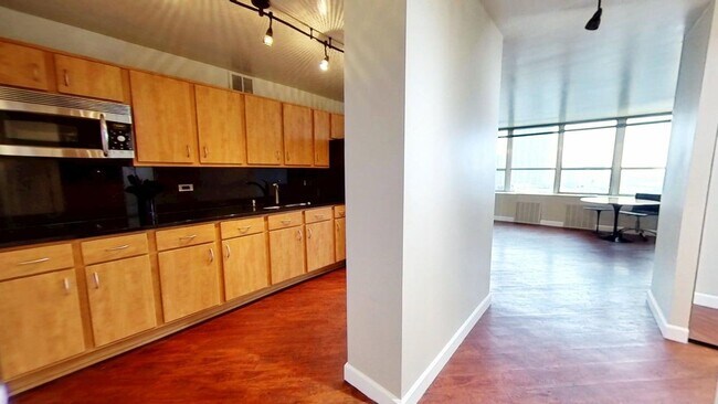 Foto del edificio - 655 W Irving Park Rd