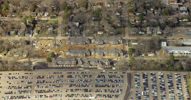 Downing Court Oxford Court Taylor Court Apartments in Jackson MS