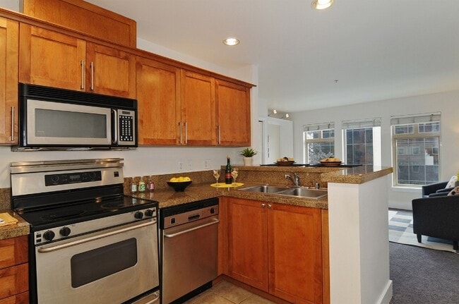 Building Photo - 123 Queen Anne Ave N