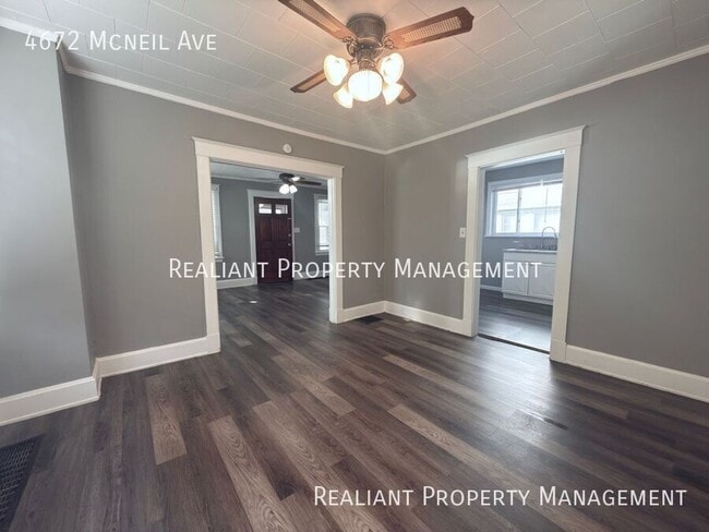 Foto del edificio - 4672 Mcneil Ave-