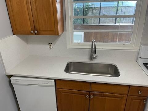 Building Photo - 2049 Juanita St