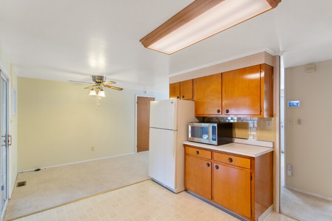 Building Photo - 1409 Seward Dr