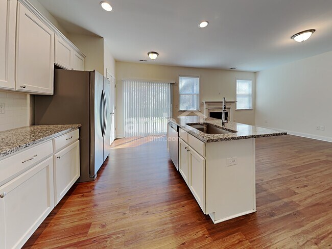 Foto del edificio - 1615 Heather Trace Ln