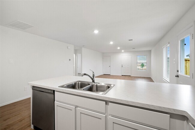 Building Photo - 104 Pine Bend Ct