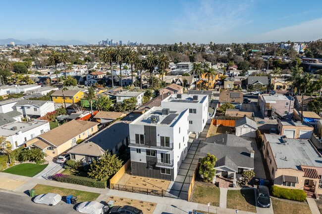 Building Photo - 2404 Cochran Ave