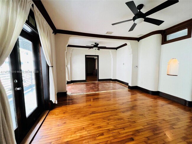 Foto del edificio - 1470 Lincoln Terrace