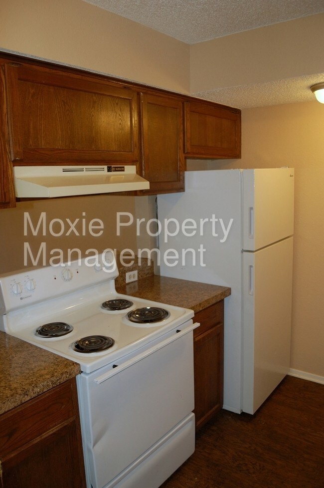 Foto del edificio - 3810 Coates Cir