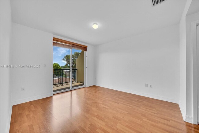 Foto del edificio - 2501 Douglas Rd