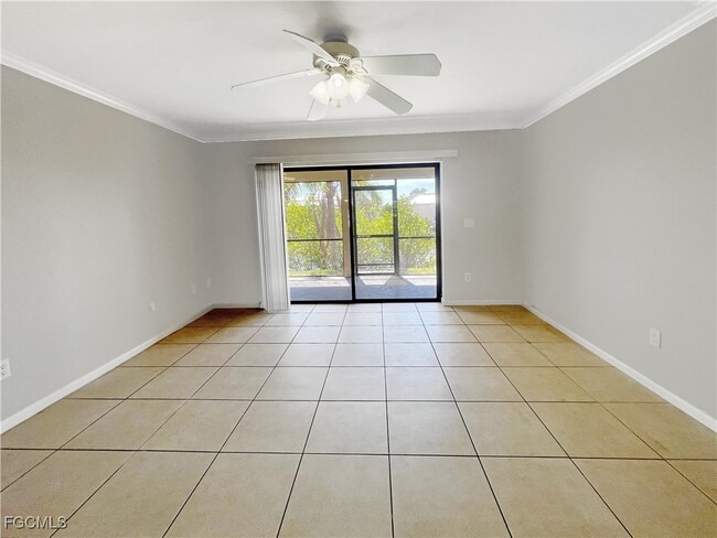 Foto del edificio - 4530 SW 10th Ave