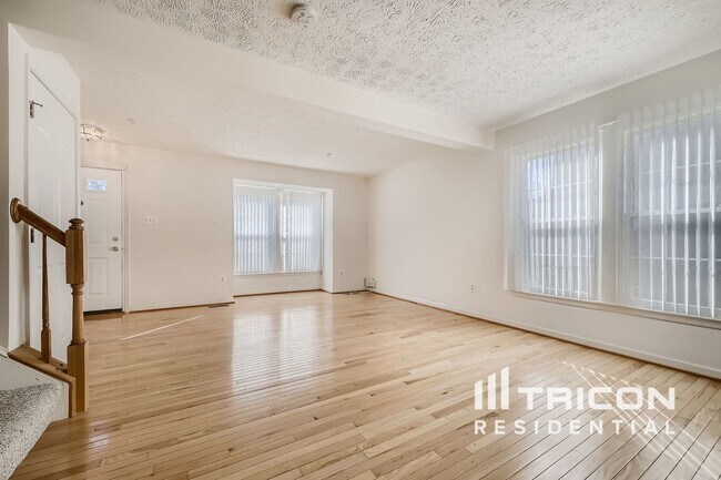 Building Photo - 9851 Bayline Cir