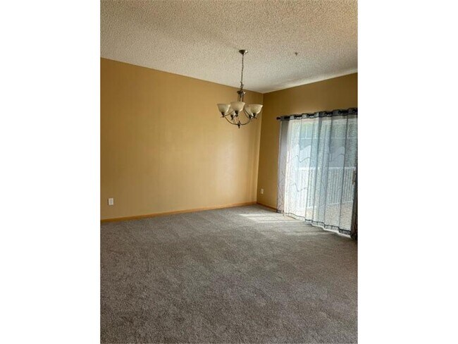 Building Photo - 5017 Everest Ln N