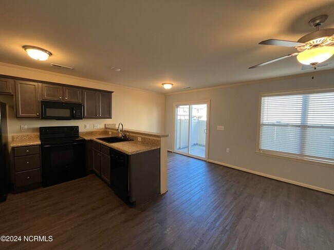 Foto del edificio - 303 Glenellen Loop Rd
