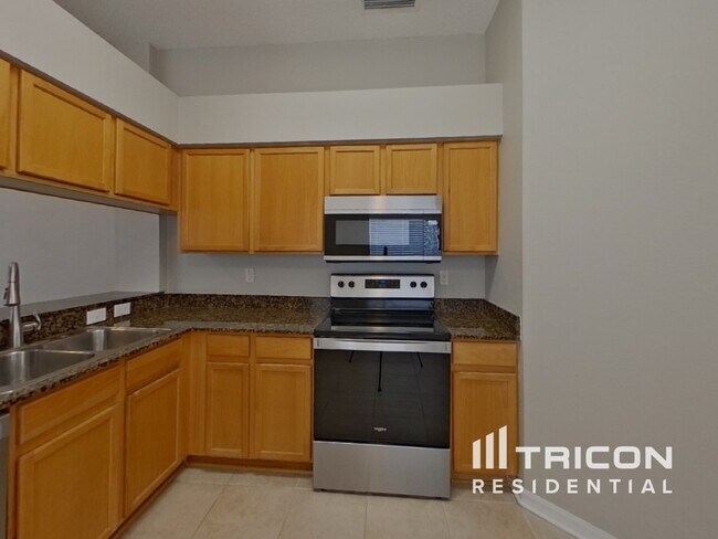 Building Photo - 11749 Lynmoor Dr