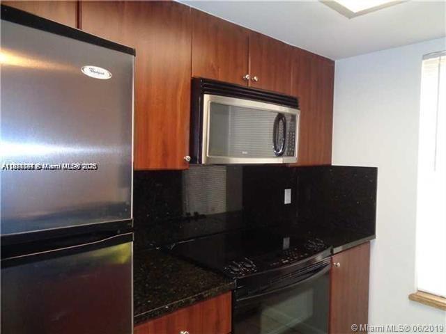 Foto del edificio - 8400 Coral Lake Way