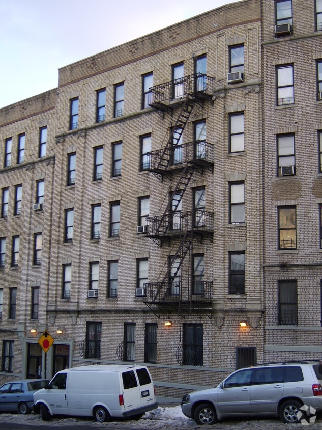 Primary Photo - 232 E 165th St