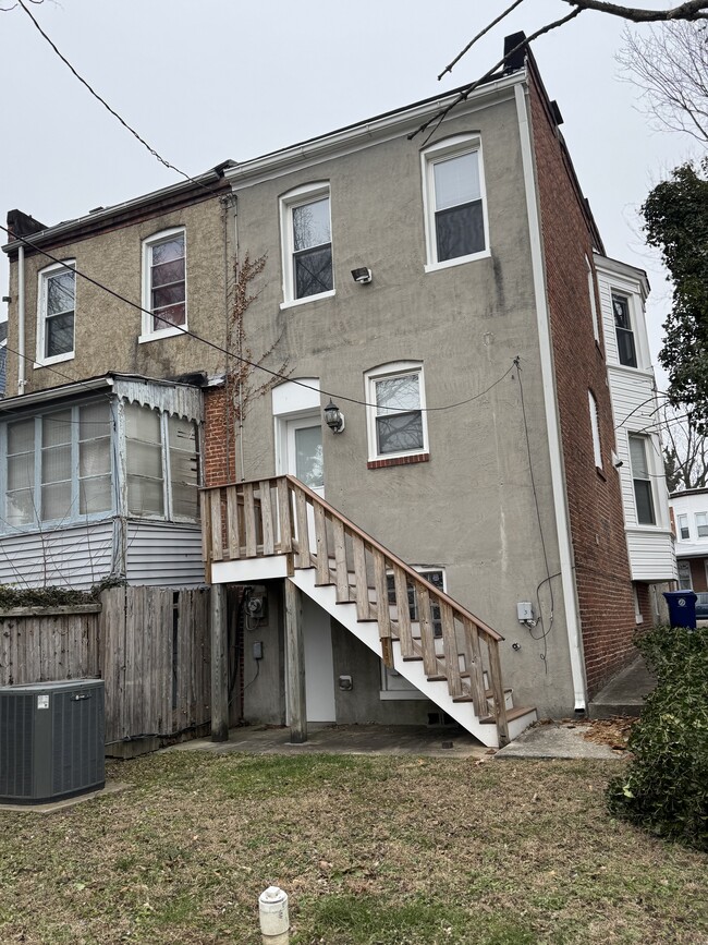 Building Photo - 414 S Augusta Ave