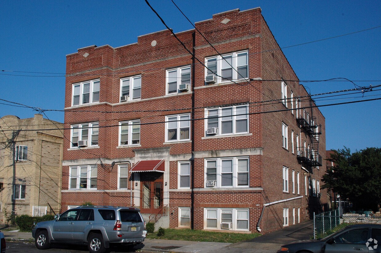 1820 E Price St, Linden, NJ 07036 Apartments in Linden, NJ