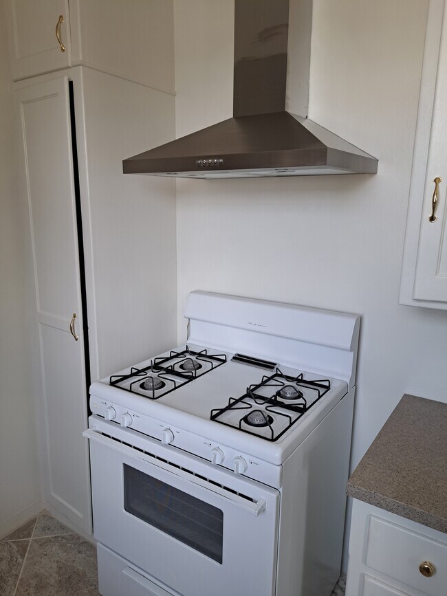 816 E Carson St Unit 816, Long Beach, CA 90807 Condo for Rent in