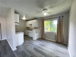 Building Photo - 434 N Terry Way