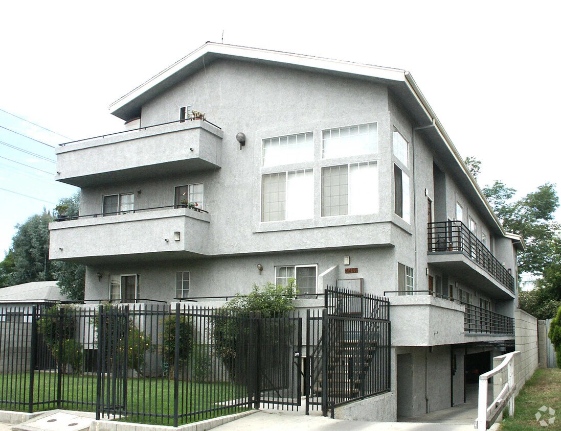 Building Photo - 6407 Denny Ave