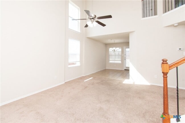 Foto del edificio - 9617 Glynhill Ct