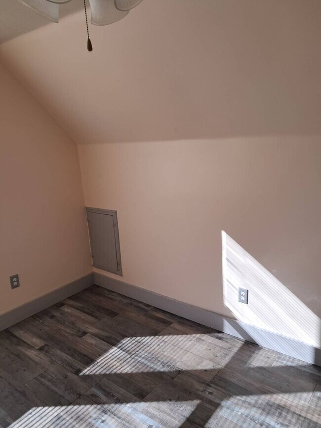 Building Photo - 3737N10thM