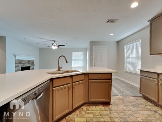 Building Photo - 32215 Archer Park