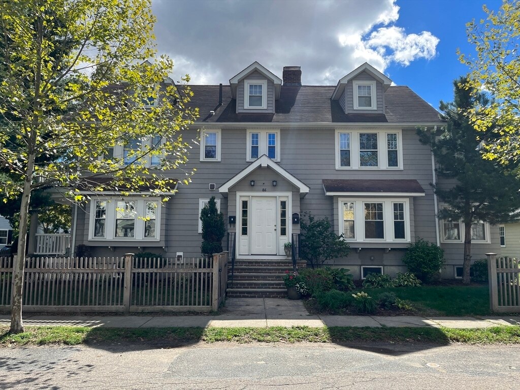 Primary Photo - 86 Elm St