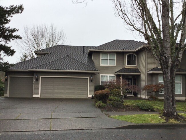 Building Photo - For Rent - Exceptional Murrayhill Location...