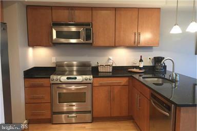 Foto principal - 1524 Independence Ave SE