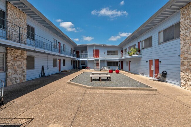 Foto del edificio - 2408 Longview St