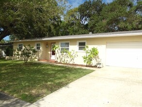 Building Photo - 1020 San Salvador Dr