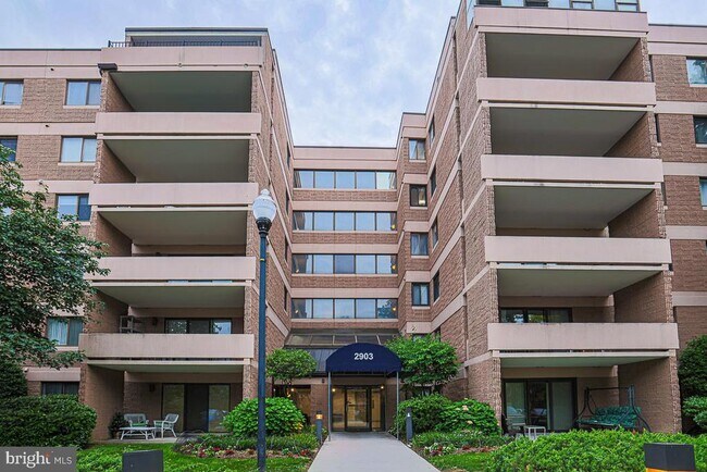 Foto del edificio - 2903 Fallstaff Rd