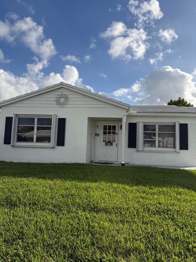 Foto del edificio - 6808 NW 70th St