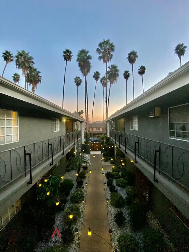 Foto del edificio - 6029 Carlton Way