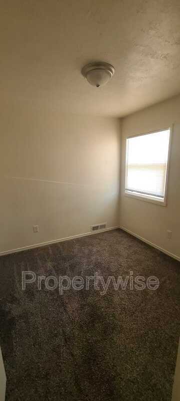 Building Photo - 1054 W 1520 N