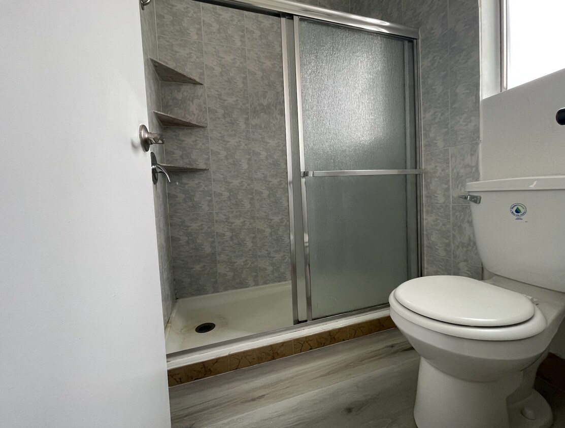 Foto del edificio - 6554 La Mirada Ave