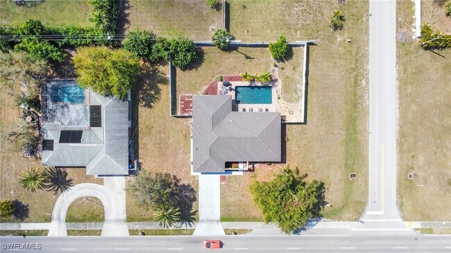 Foto del edificio - 1628 Country Club Blvd
