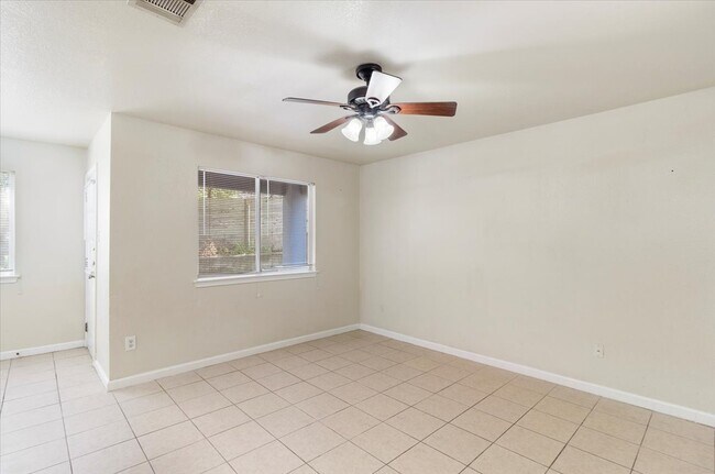 Foto del edificio - 887 Sagewood Trail