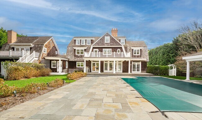 Foto del edificio - 63 Meadowmere Pl