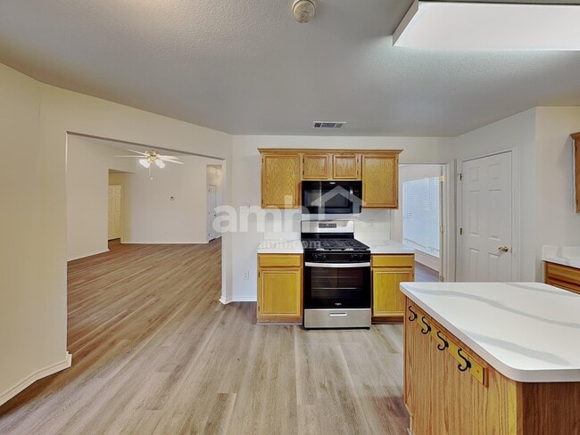 Building Photo - 901 Worden Dr