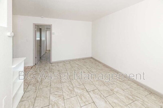 Photo - 728 Darina Ave Apartment