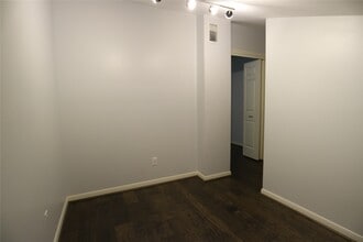 Building Photo - 9939 Kemp Forest Dr