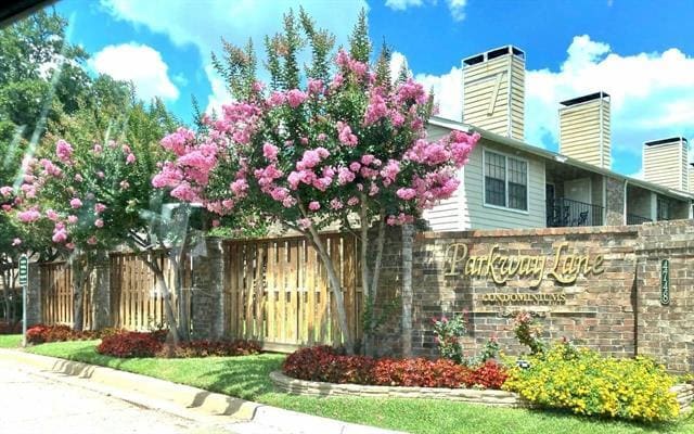 Foto del edificio - 4748 Old Bent Tree Ln