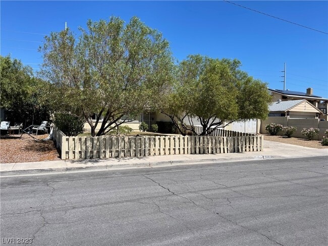 Building Photo - 5572 Latigo St