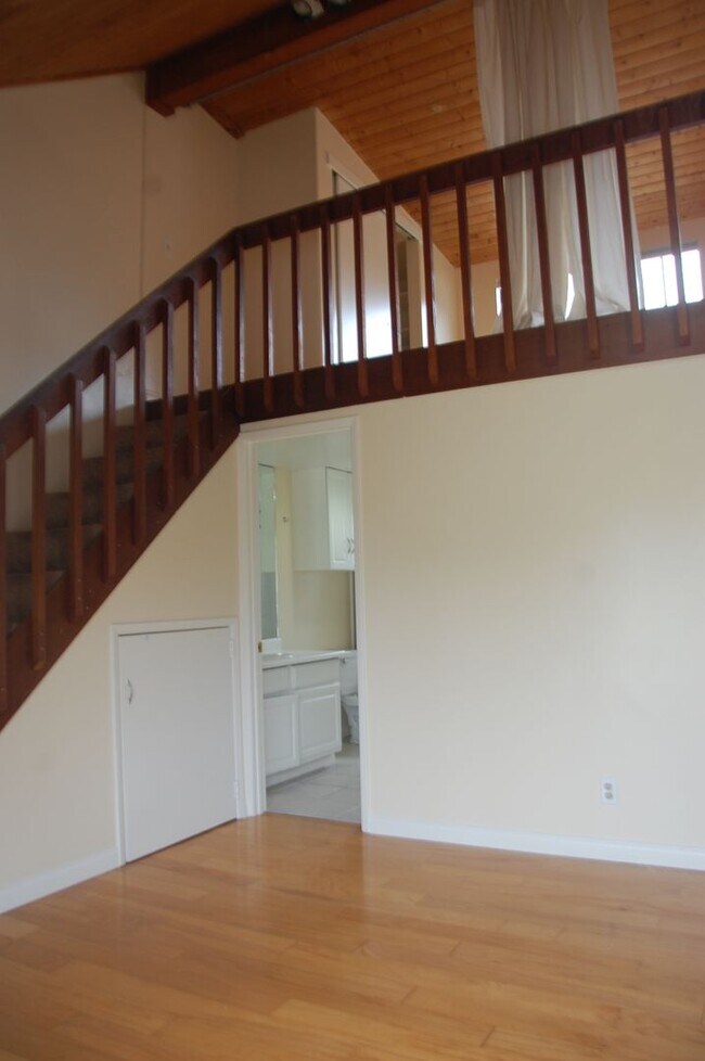Building Photo - 093