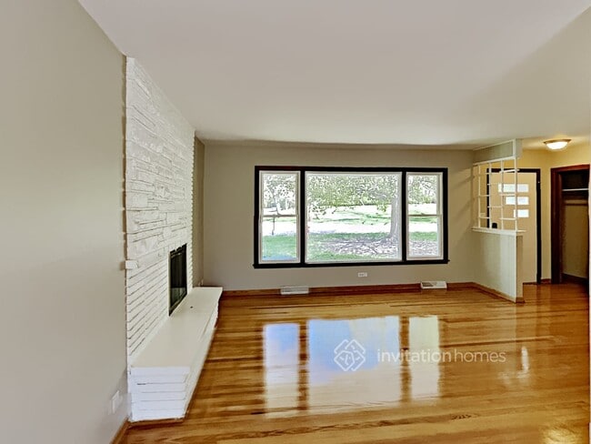 Building Photo - 11930 S 74th Ave