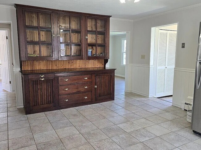 Foto del edificio - 84 Rollstone Ave