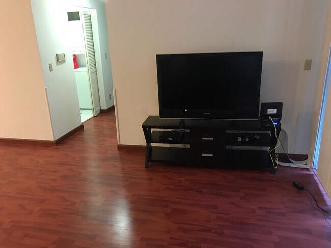 Foto del edificio - 1607 Glendon Ave