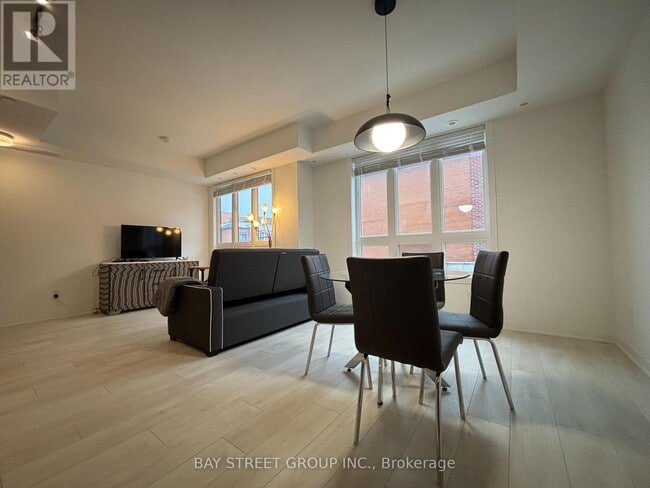 Building Photo - 4017 Hickory Dr